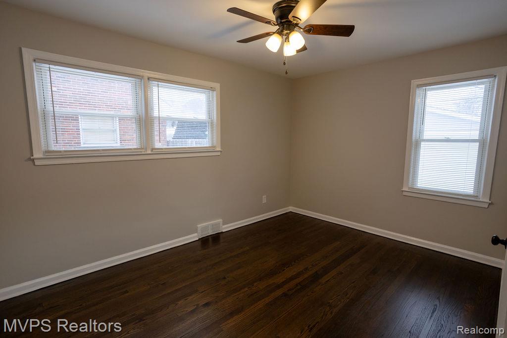 19935 Damman Street, Harper Woods, MI 48225 — Photo 8