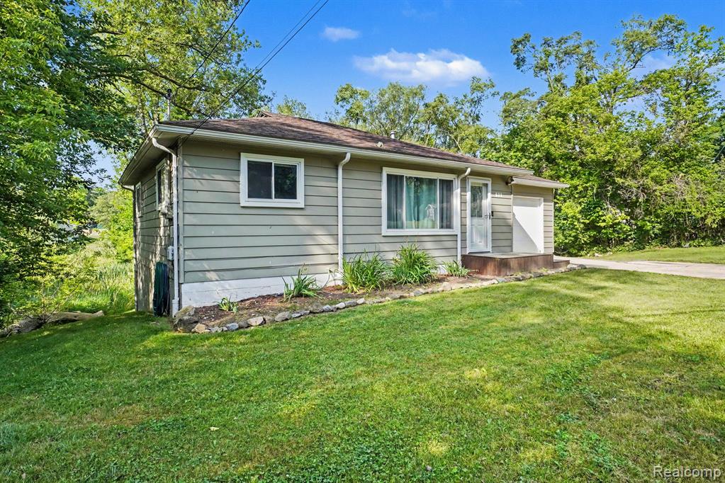 611 Bunny Run Boulevard, Lake Orion, MI 48362 — Photo 26