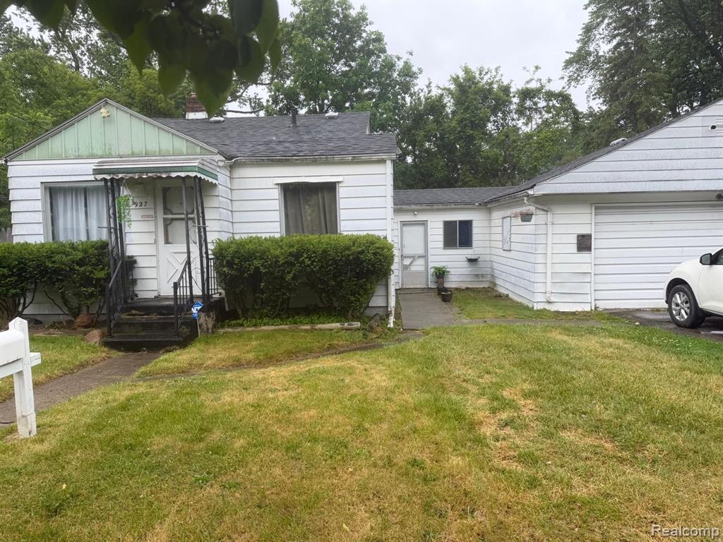 927 Alvord Avenue, Flint, MI 48507 — front exterior