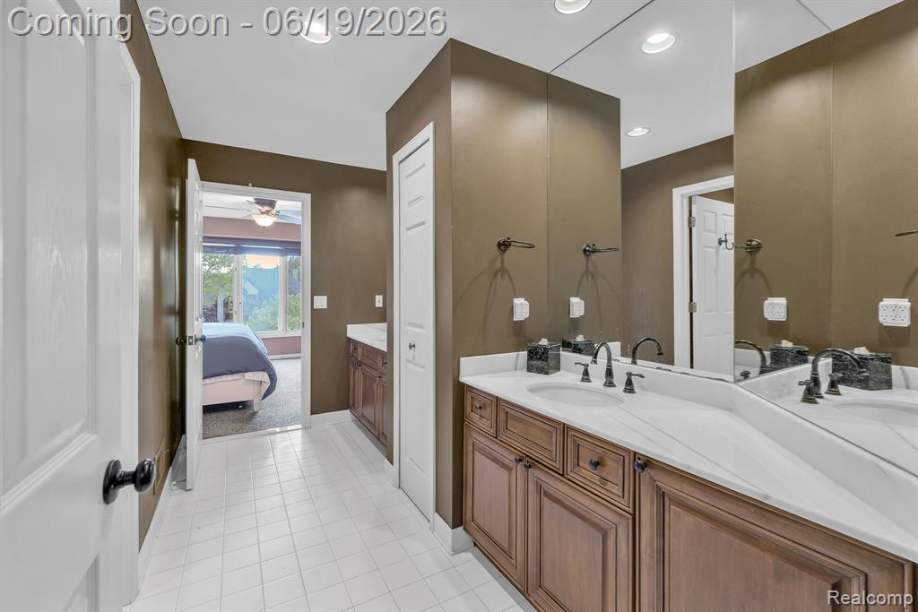 7061 Trailway Court, West Bloomfield, MI — Photo 53