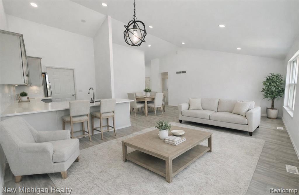 7056 Cambridge Drive, Flushing, MI 48433 — Photo 2