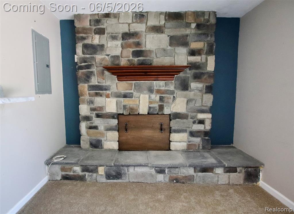 7044 Desmond Road, Waterford, MI 48329 — Photo 8