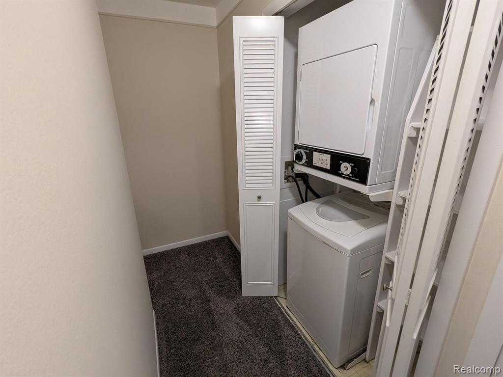 454 N Fox Hills Drive, A-8, Bloomfield, MI 48304 — Photo 12