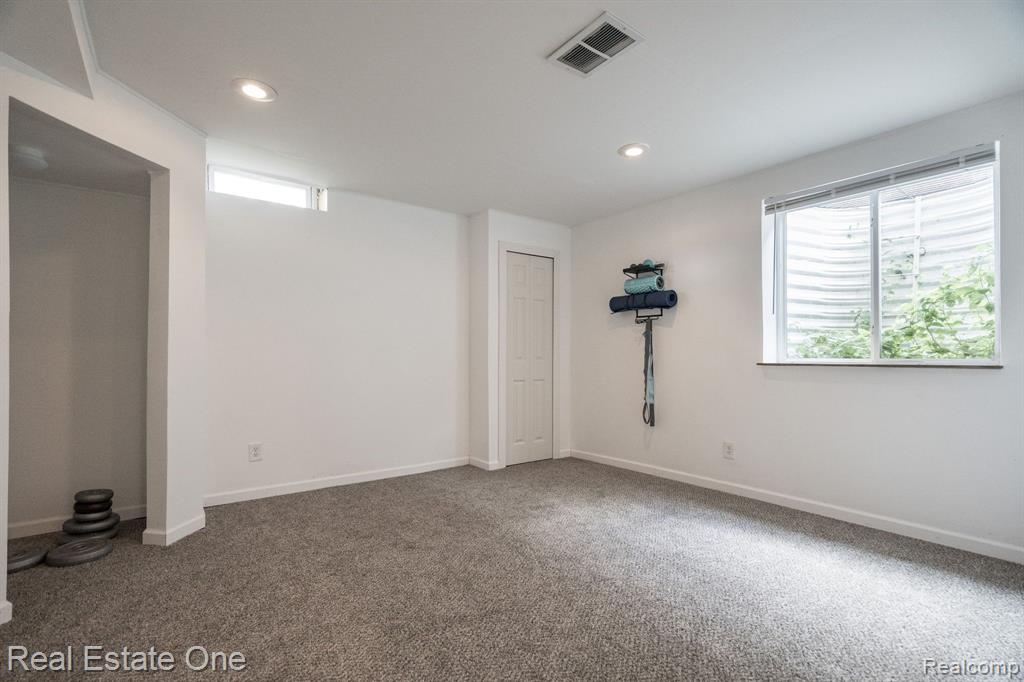 21063 WOODSIDE Avenue, Ferndale, MI 48220 — Photo 23
