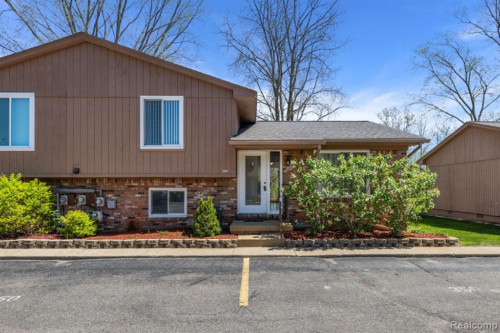350 Oakwood Road, Ortonville, MI 48462 — Photo 2