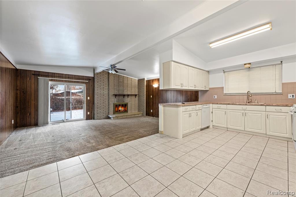 4681 Dickson Drive, Sterling Heights, MI 48310 — Photo 5