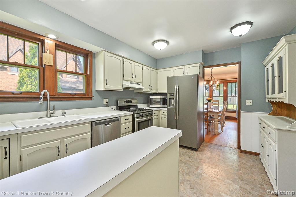 725 E GRAND RIVER Avenue, Fowlerville, MI 48836 — Photo 26
