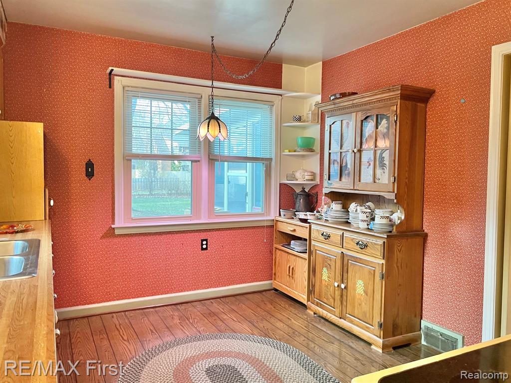 582 W Breckenridge Street, Ferndale, MI 48220 — Photo 6