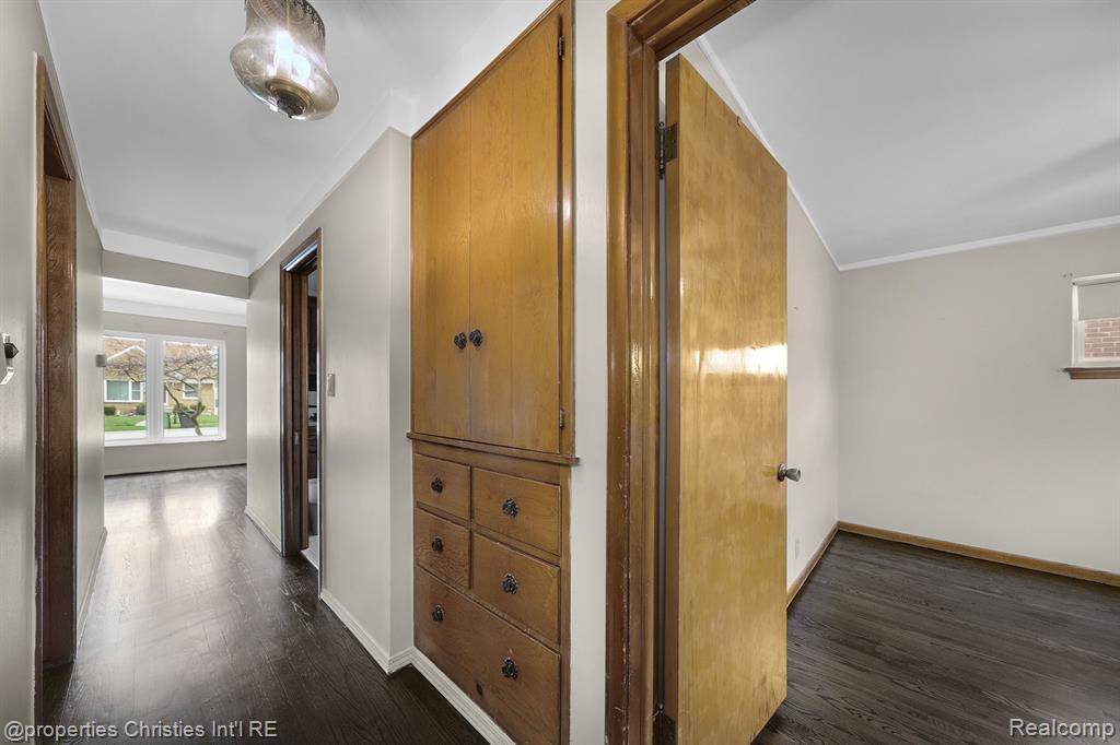 7631 ROBINSON Avenue, Allen Park, MI 48101 — Photo 11