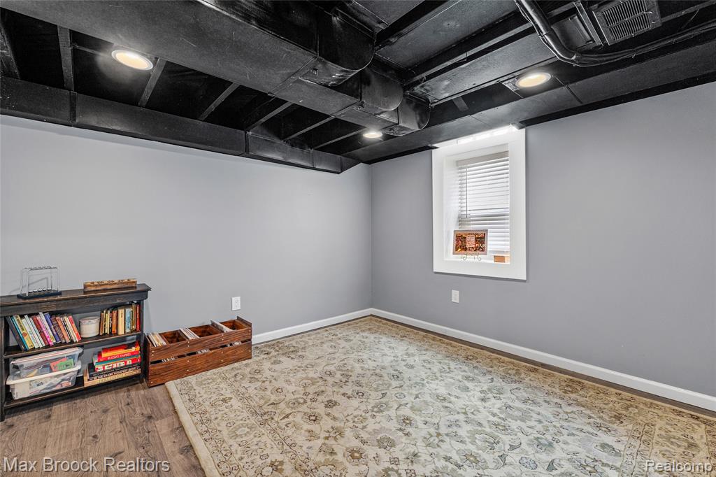 10545 Talbot Avenue, Huntington Woods, MI — Photo 20