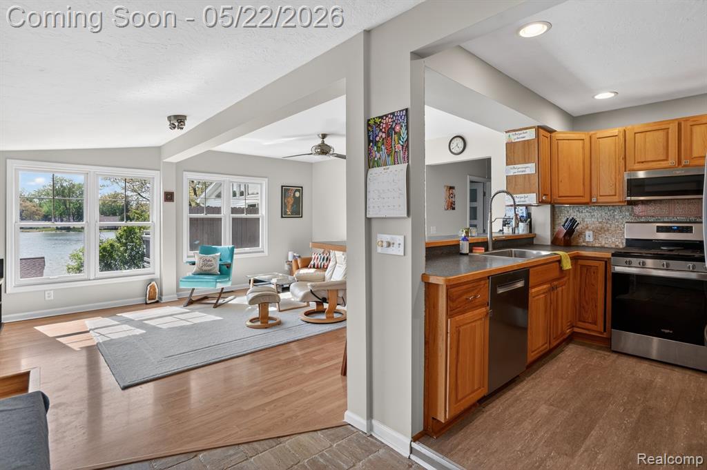 6548 Buckshore Drive, Whitmore Lake, MI 48189 — Photo 13