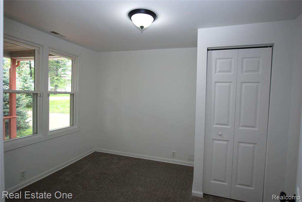 5399 BROBECK Street, Flint, MI 48532 — Photo 8