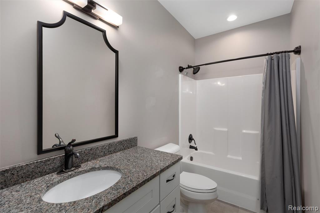 4280 ROLLING MEADOW Lane, Ypsilanti, MI 48197 — Photo 10