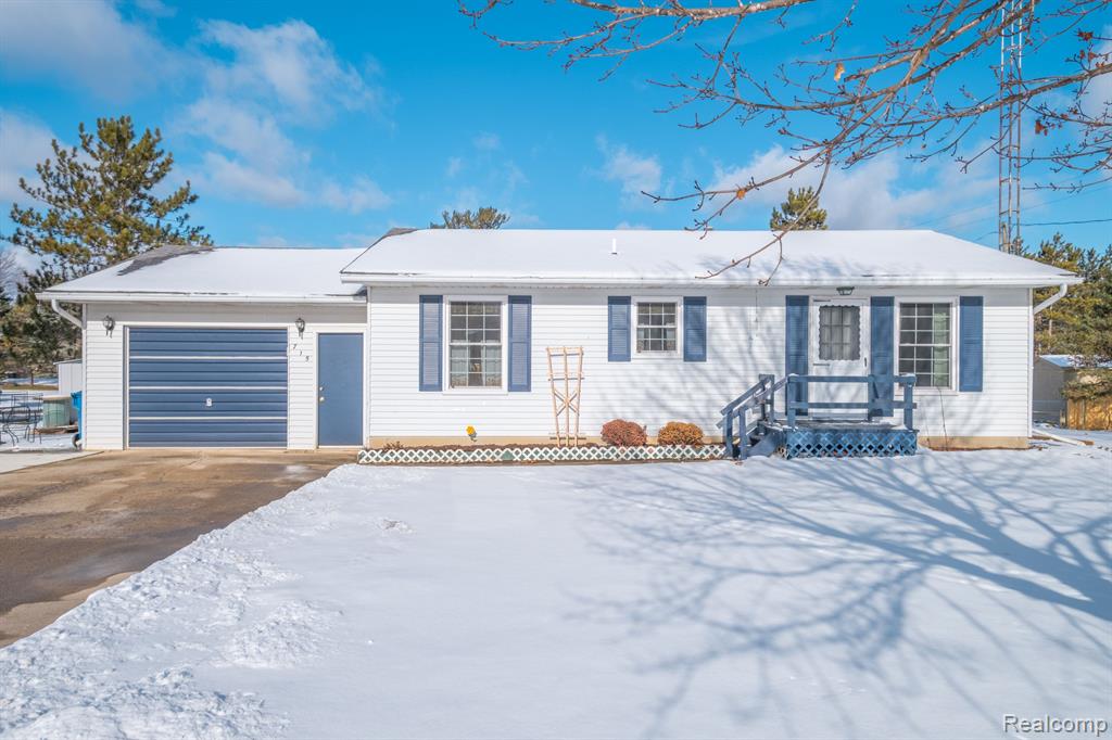 715 E TURNER Street, Mayville Vlg, MI 48744 — Photo 4