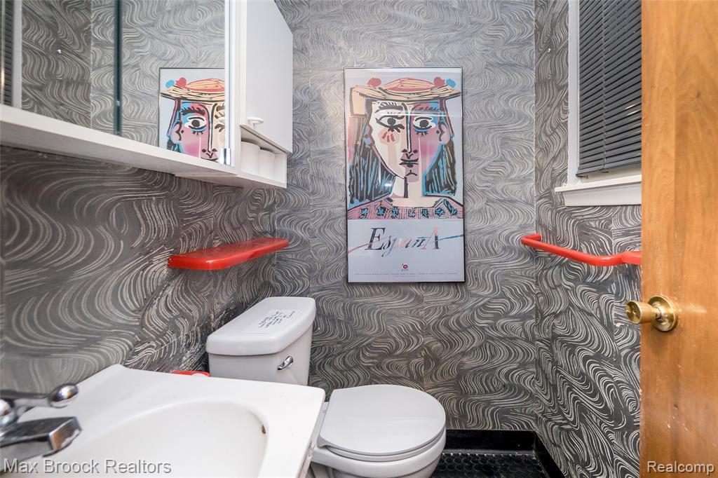 1703 Browning Avenue, Madison Heights, MI 48071 — Photo 16