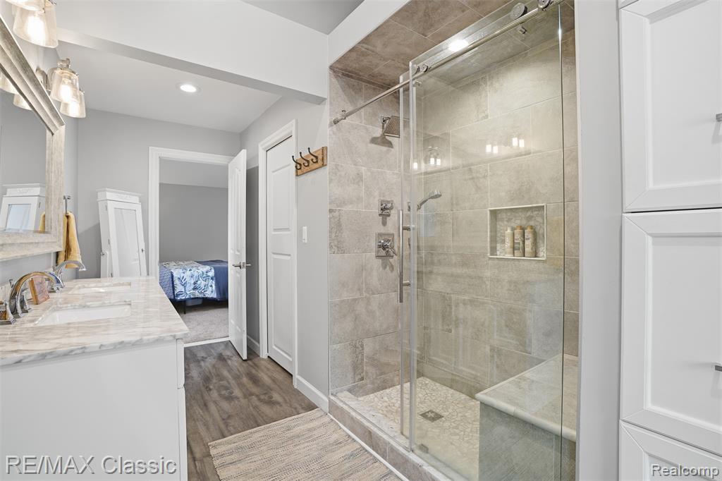 1726 Pondview Lane, Commerce Twp, MI 48382 — Photo 30