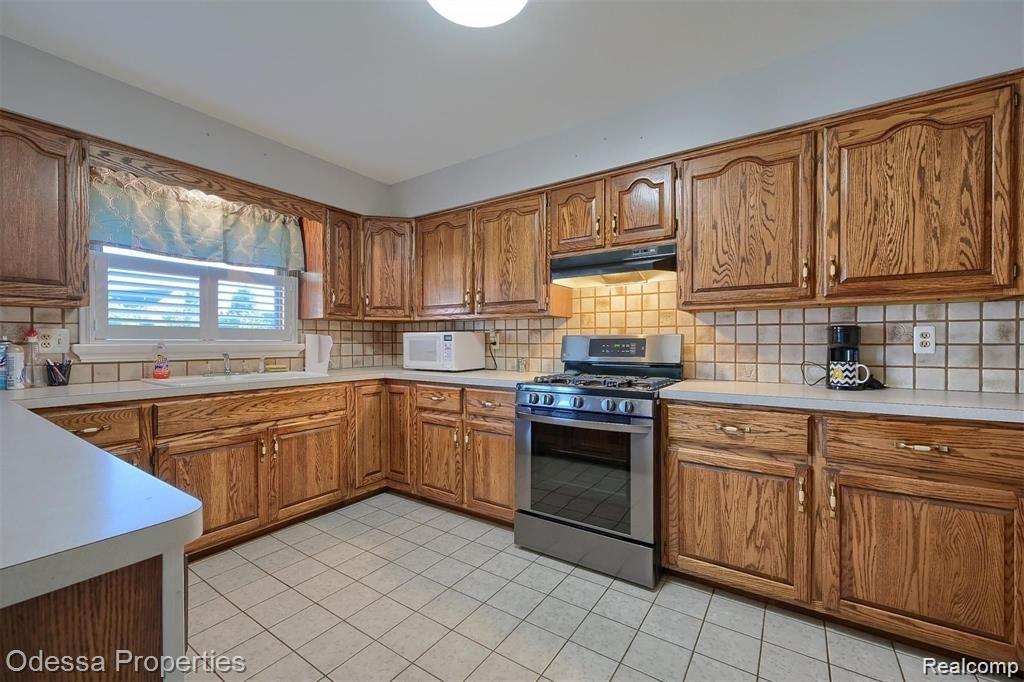 16185 24 MILE Road, Macomb, MI 48042 — Photo 11
