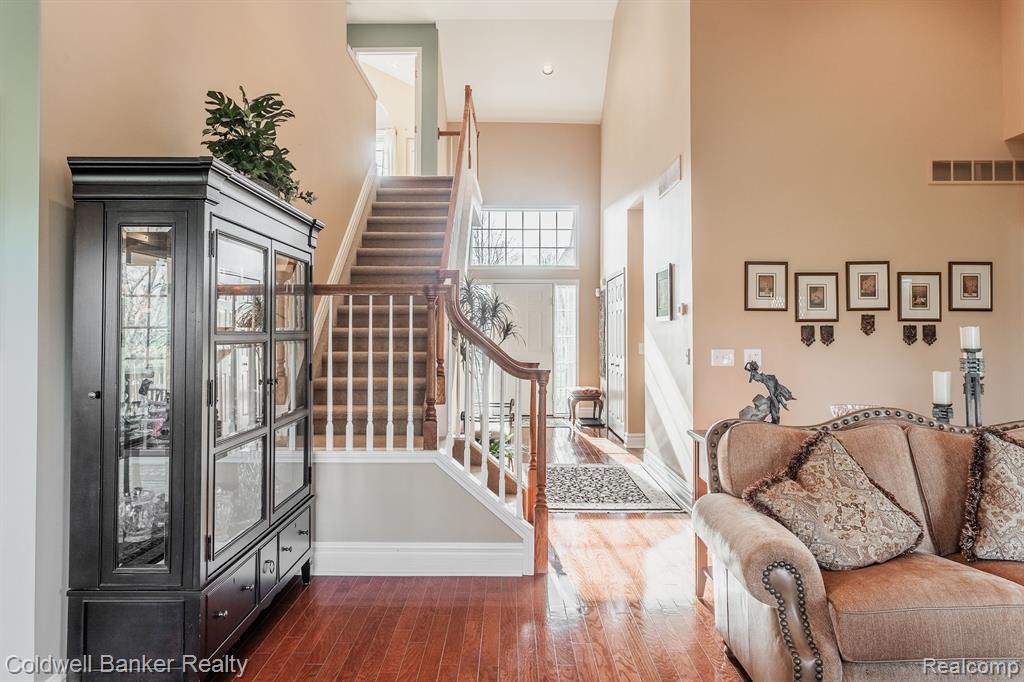 26270 VALHALLA Drive, Farmington Hills, MI 48331 — Photo 8
