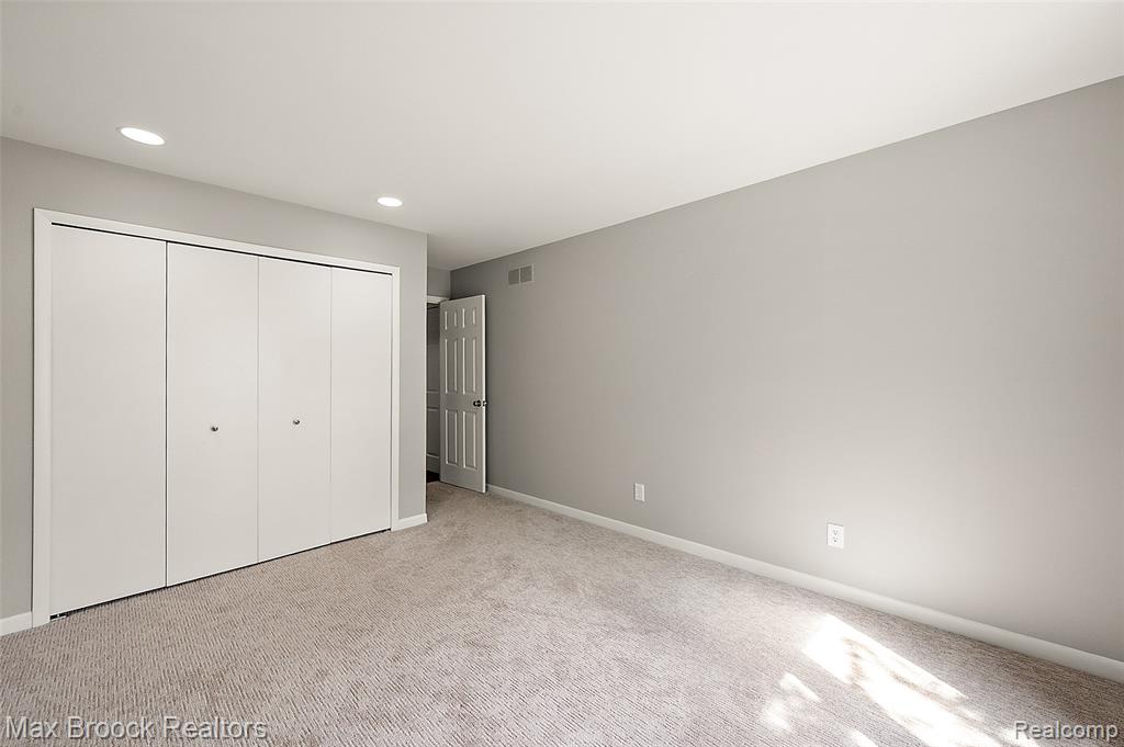 5175 Woodlands Drive, Bloomfield Hills, MI 48302 — Photo 18