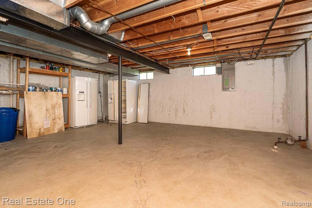 619 Whitney Drive, Rochester Hills, MI 48307 — Photo 41