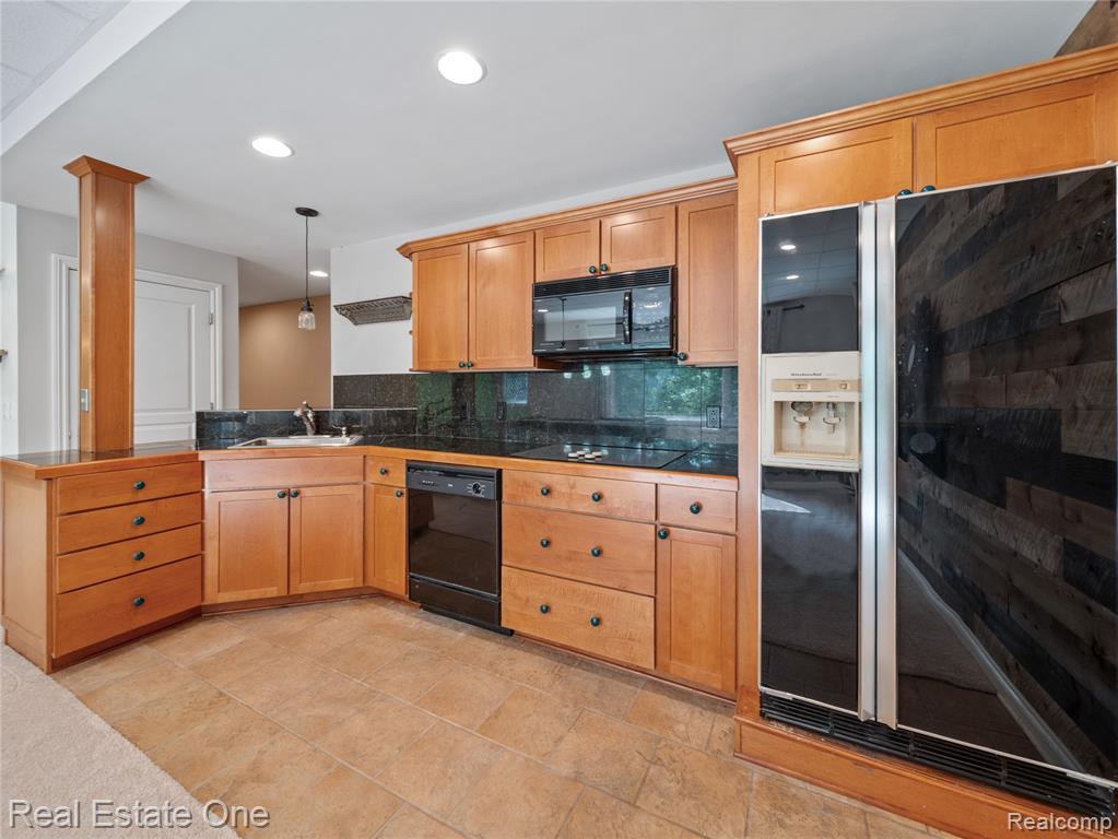 5471 Parkside Drive, Brighton, MI 48114 — Photo 31