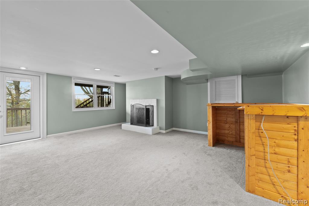 235 INDIANWOOD Road, Lake Orion, MI 48362 — Photo 20