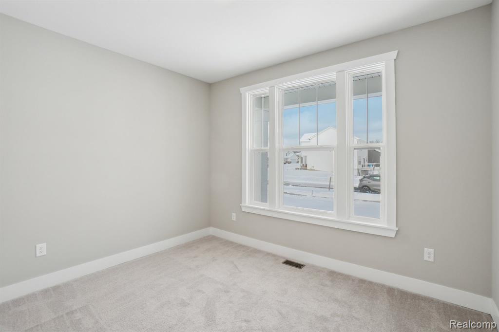 677 Round Rock Dr, Howell, MI 48843 — Photo 13