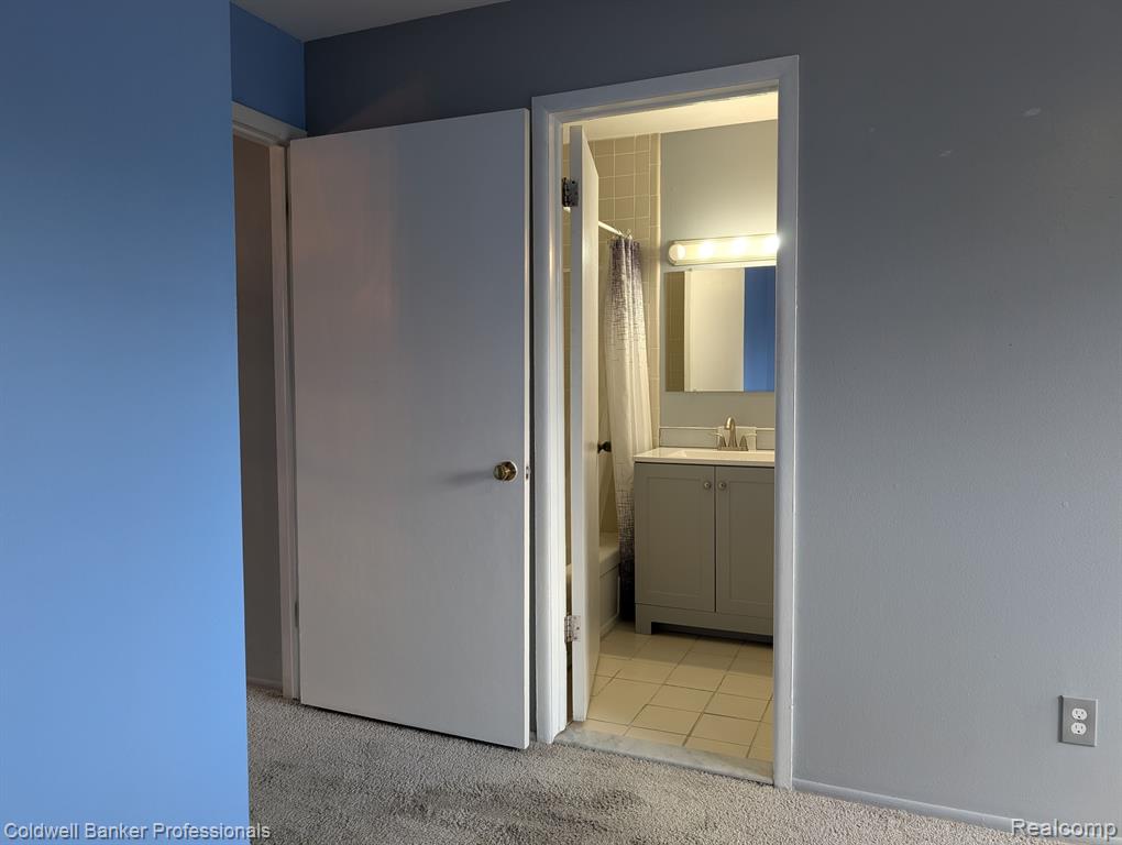 31831 GRAND RIVER Avenue, 98, Farmington, MI 48336 — Photo 21