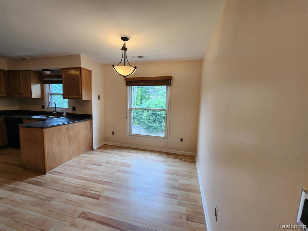 19400 W 11 Mile Road, Lathrup Village, MI 48076 — Photo 19