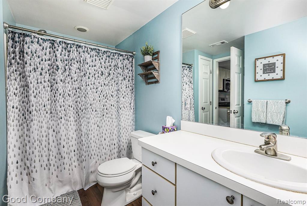 47595 Frederick Road, Shelby Twp, MI 48317 — Photo 17