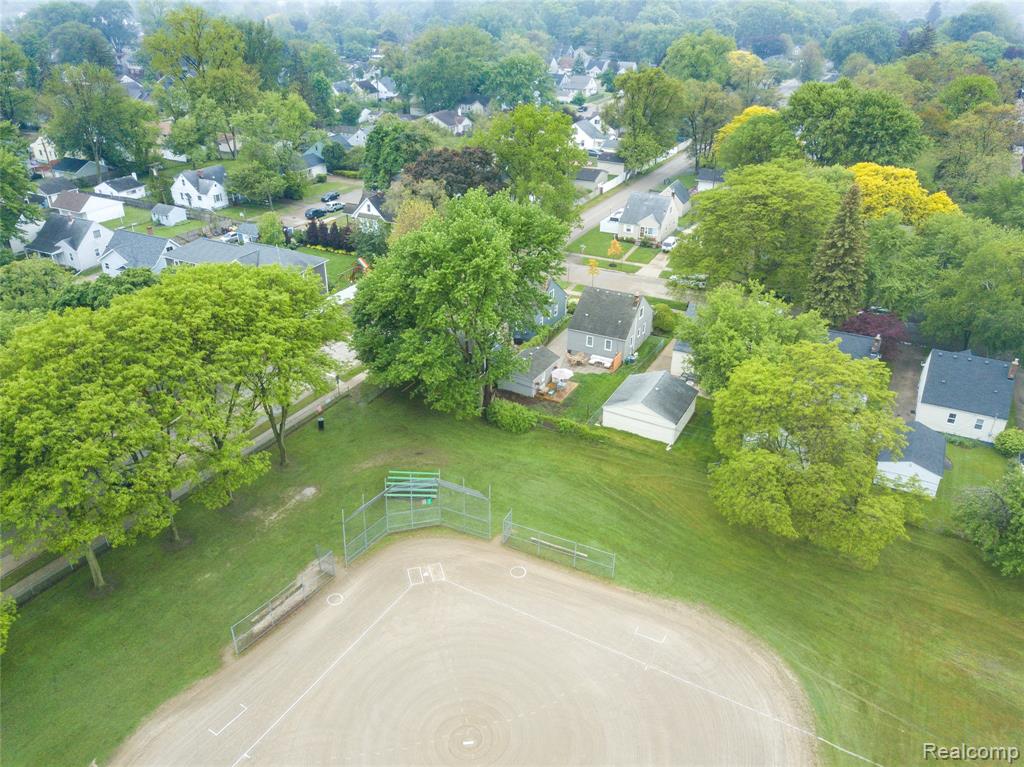 606 N Dorchester Avenue, Royal Oak, MI 48067 — Photo 42