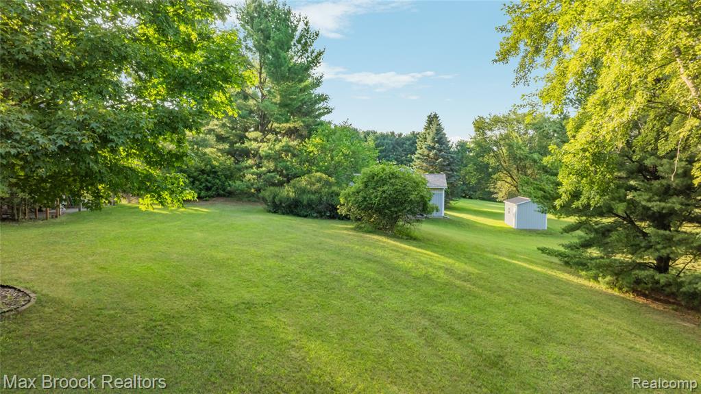 4622 Fleck Drive, Hartland, MI 48430 — Photo 60