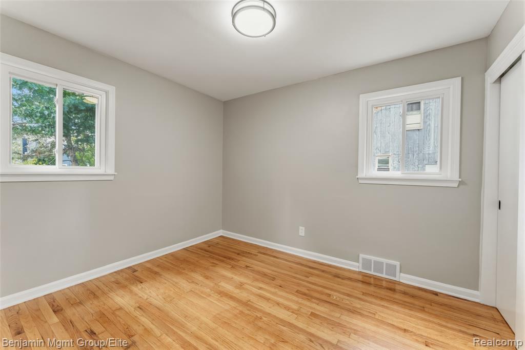 22584 Marine Avenue, Eastpointe, MI 48021 — Photo 15