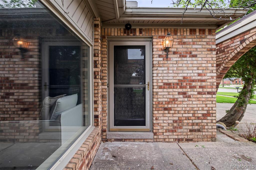 11326 Common Road, Warren, MI 48093 — Photo 5