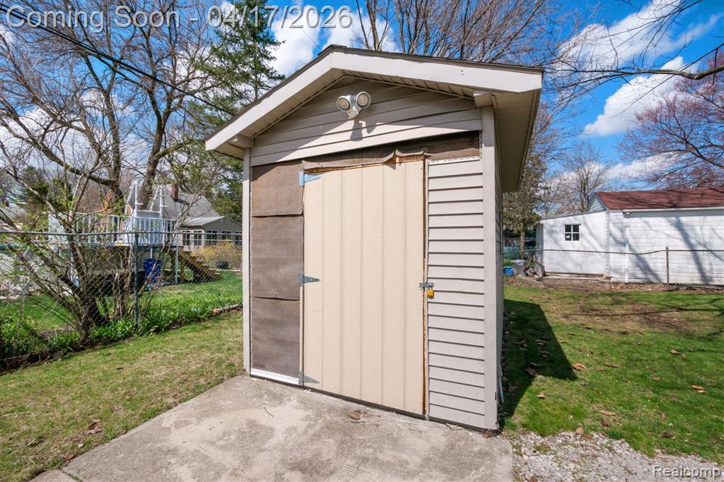 9913 Arcola Street, Livonia, MI 48150 — Photo 15