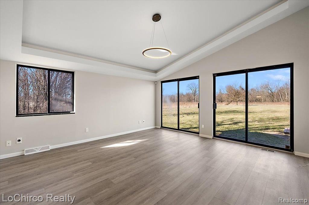 8603 N OWOSSO Road, Fowlerville, MI 48836 — Photo 27