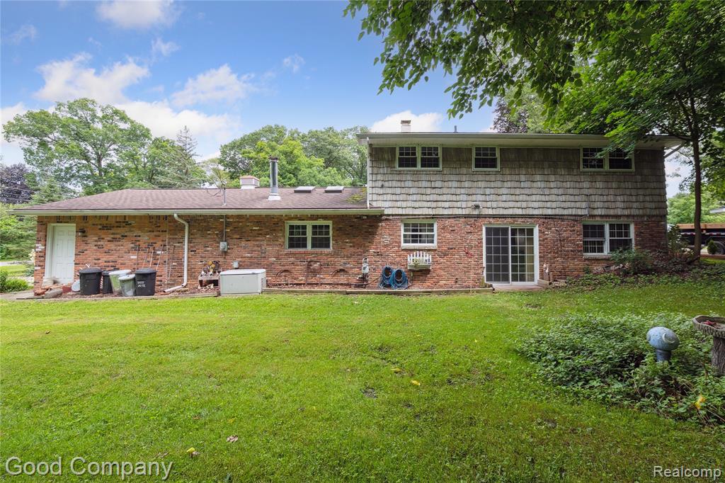 2289 Paulette Drive, Wolverine Lake, MI 48390 — Photo 45