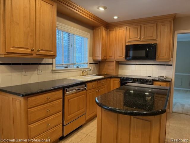 700 Woods Lane, Grosse Pointe Woods, MI 48236 — Photo 17