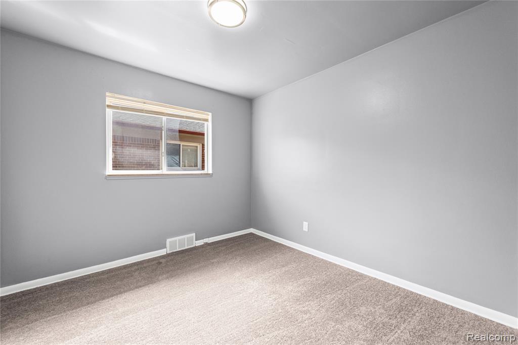 23701 Coyle Street, Oak Park, MI 48237 — Photo 18