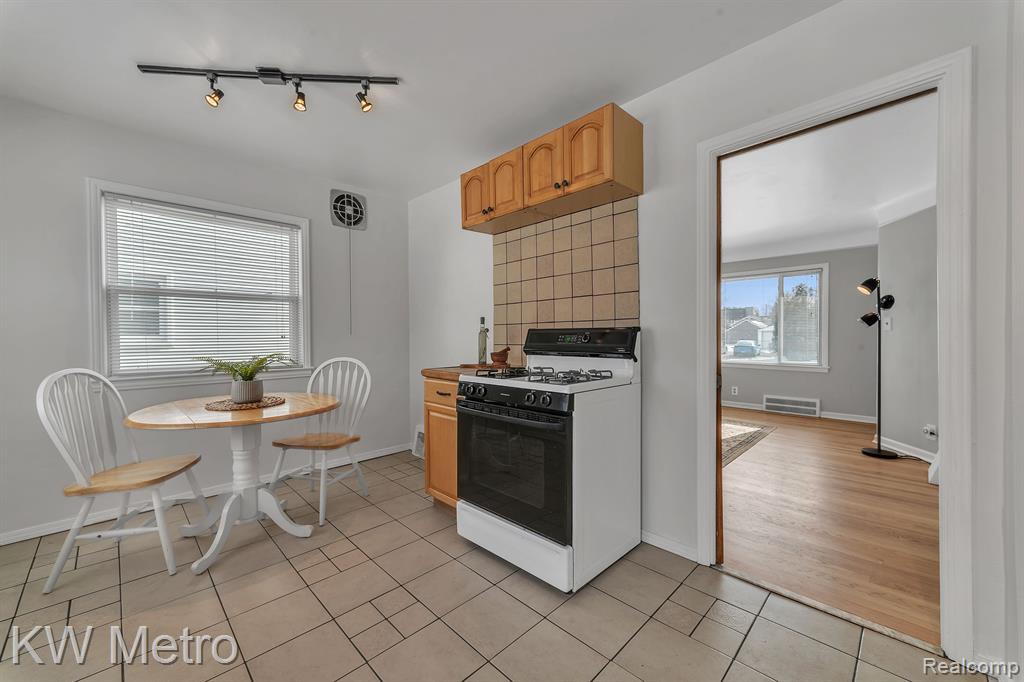 51 LINCOLN Avenue, Clawson, MI — Photo 11