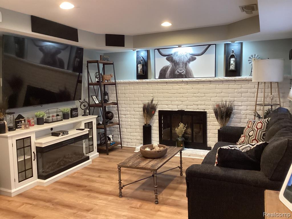 5936 THORNABY Drive, Waterford, MI 48329 — Photo 9