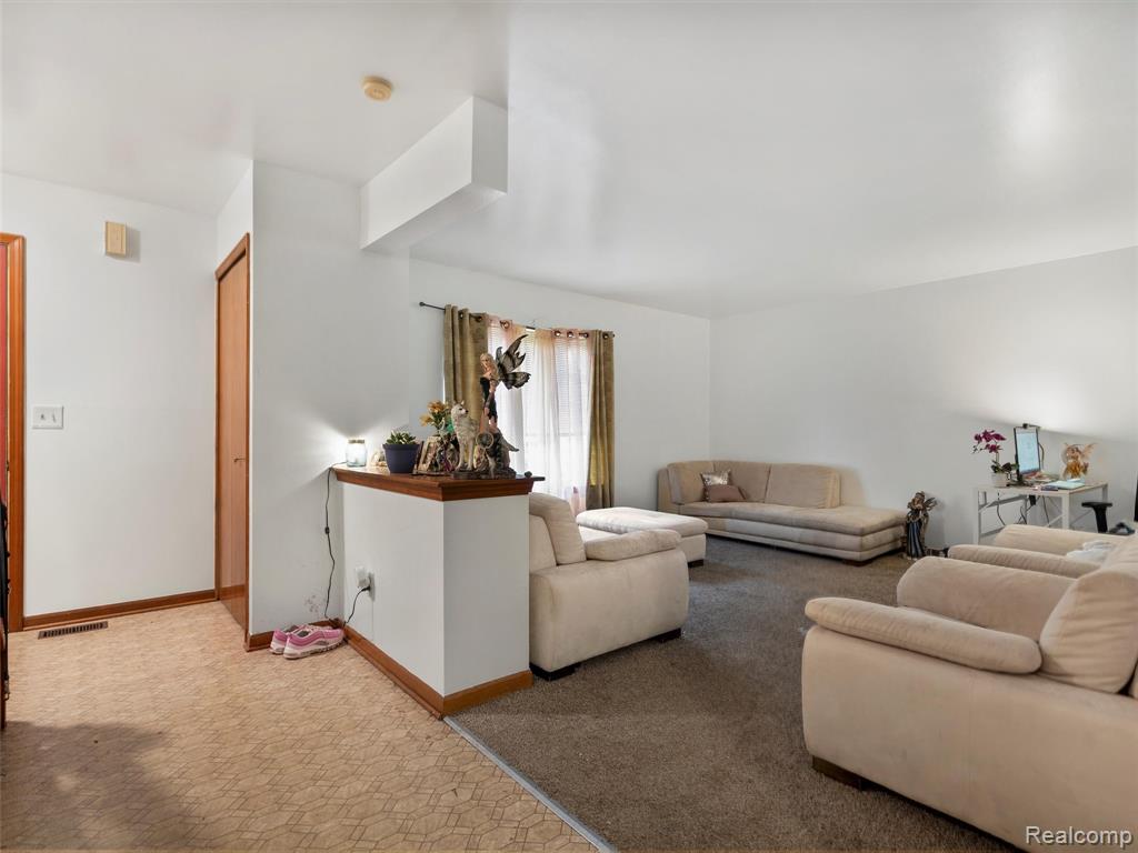 50695 Sass Road, Chesterfield, MI 48047 — Photo 5