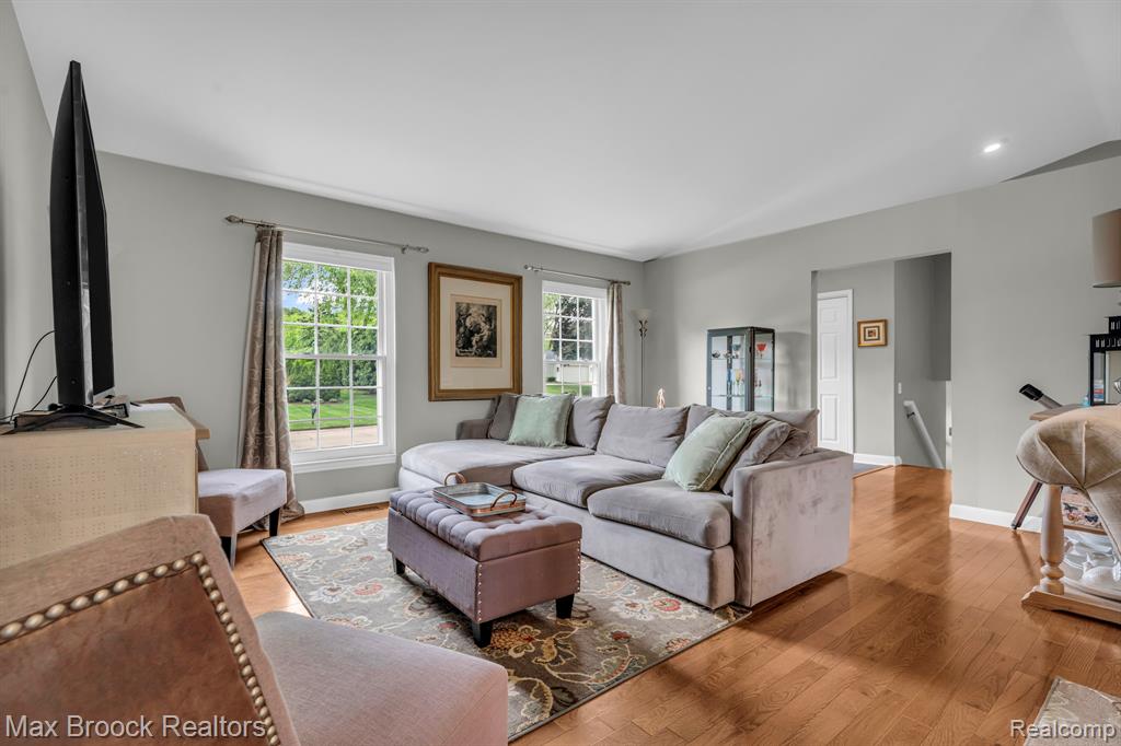 591 S Spinningwheel Lane, Bloomfield Hills, MI 48304 — Photo 6