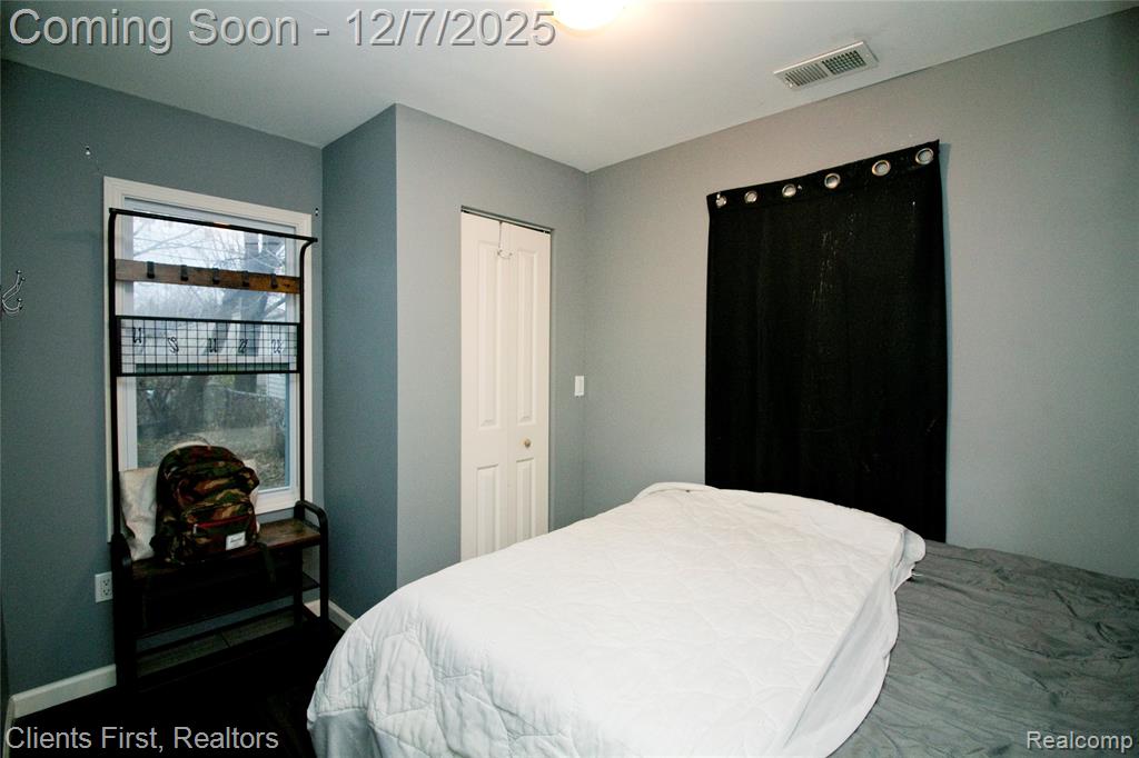 5654 Bedford Street, Dearborn Heights, MI 48125 — Photo 12