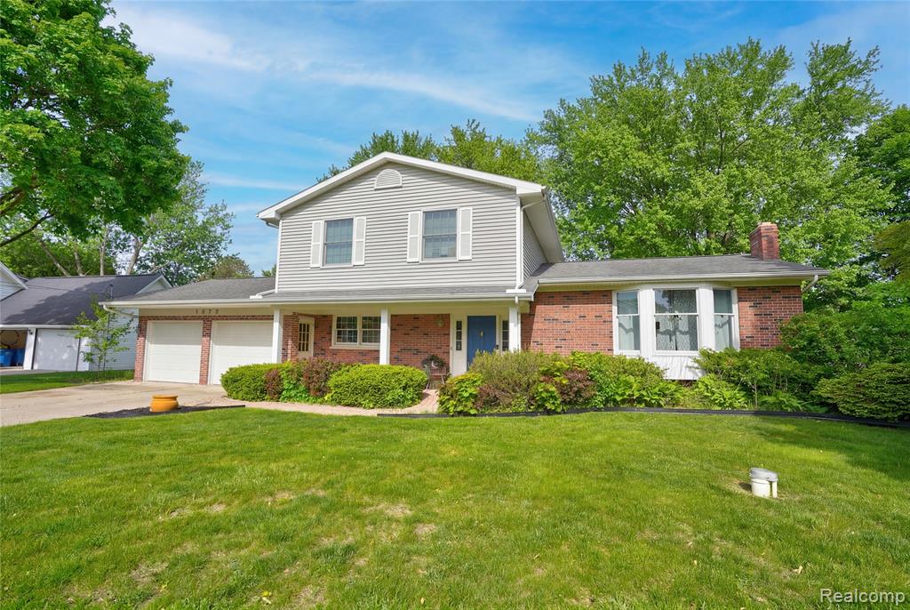 1070 Woodview Drive, Flint, MI 48507 — Photo 3
