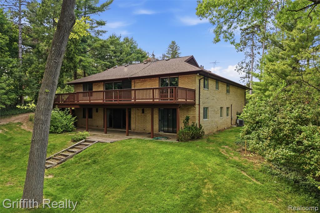 10646 Kenicott Trail, Brighton, MI 48114 — Photo 2