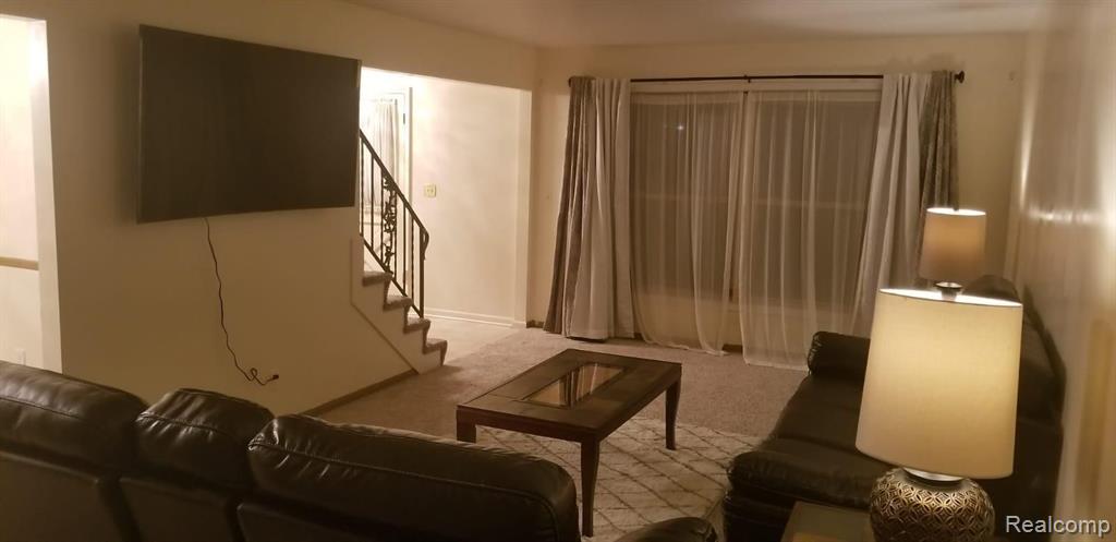 6186 KINGS CROWN Road, Grand Blanc, MI 48439 — Photo 10