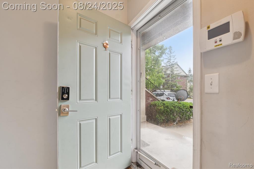 23424 Grayson Drive, Southfield, MI 48075 — Photo 6