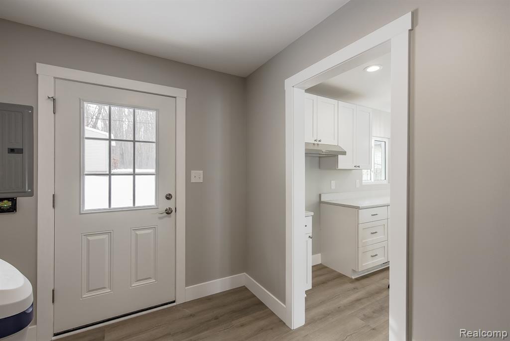 1998 Lakeview Drive, Lapeer, MI 48446 — Photo 24