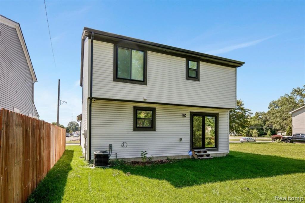 1755 E George Avenue, Hazel Park, MI 48030 — Photo 35